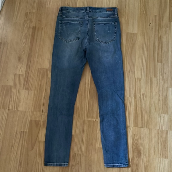 size 7 high-rise ripped skinny jeans - Picture 2 of 2